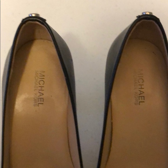 MICHAEL Michael Kors Dorothy Flex Leather Pump - Picture 10 of 10